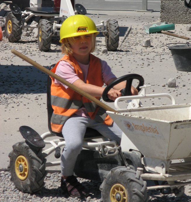 Frieda auf der Baustelle