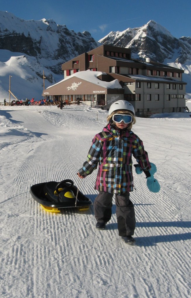 Frieda mit dem Bob auf der Melchsee-Frutt