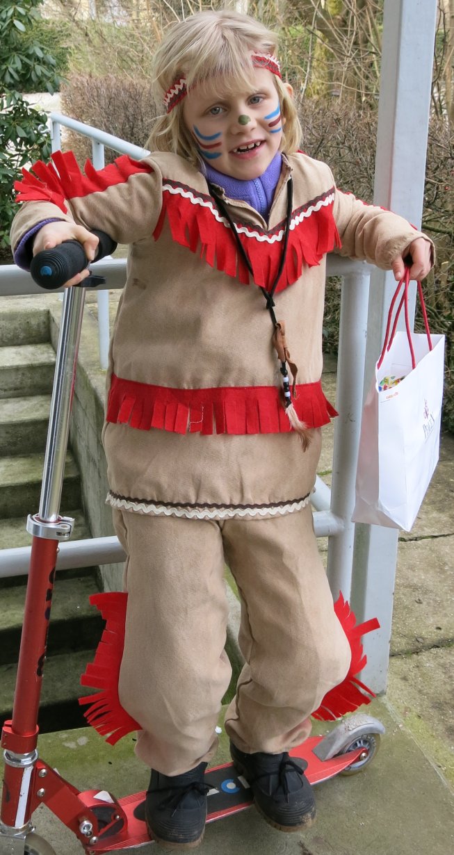 Frieda auf dem Weg zur Fasnacht