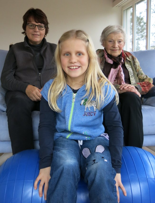 Frieda, Tante Simone und die Grossmutter